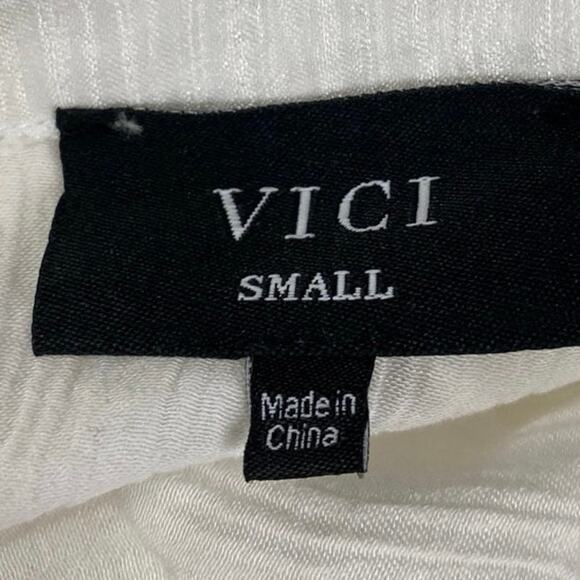 VICI Men's White Short Sleeve Collared Casual Button Down Shirt Top Size S - Picture 3 of 3